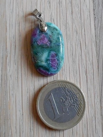 Pendentif rubis fuchsite