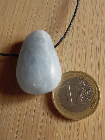 Pendentif pierre percée Calcite bleue