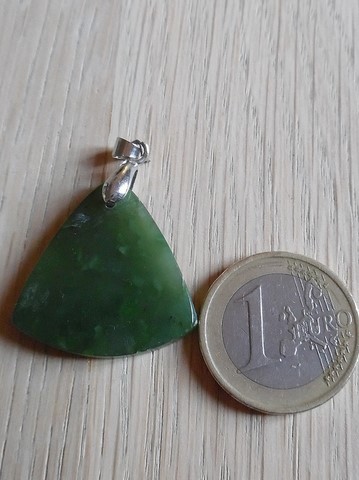 Pendentif Jade vert Néphrite