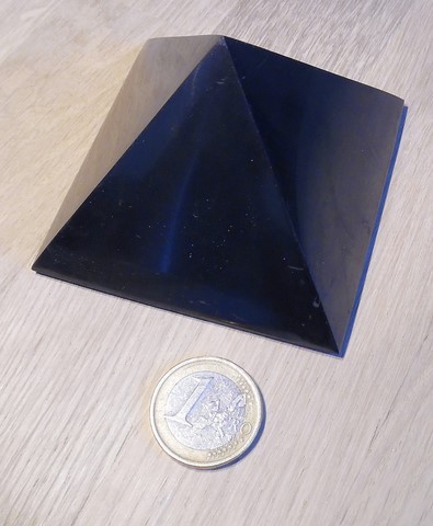 Pyramide Shungite