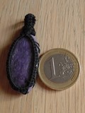 Pendentif macramé Charoïte