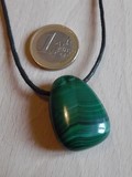 Pendentif pierre percée