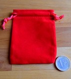 pochette en velour rouge