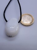 Pendentif pierre perçée jade blanc