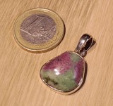 Pendentif rubis fuchsite